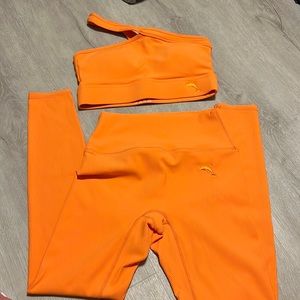 DOLPHFIT ACTIVEWEAR SET LEGGINGS AND SPORTS BRA